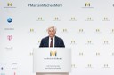 Franz-Peter Falke, Präsident des Markenverbandes, eröffnet das Forum Marke und begrüßt die Mitglieder und Gäste.