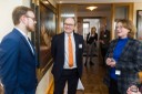 Nils Wischmeyer, Christian Köhler und Tabea Rößner MdB und im Hintergrund: Michael Steinhauser, Regine Kreitz, Dr. Jörg Schillinger (von links nach rechts)