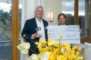 Preisübergabe durch Frau Prof. Dr. Barbara Brandstetter an Daniel Güldner 