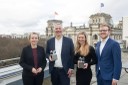 Preisträger mit Nadine Heselhaus MdB: Nadine Heselhaus MdB, Daniel Güldner, Lea Weinmann, Nils Wischmeyer (v. lins n. rechts)